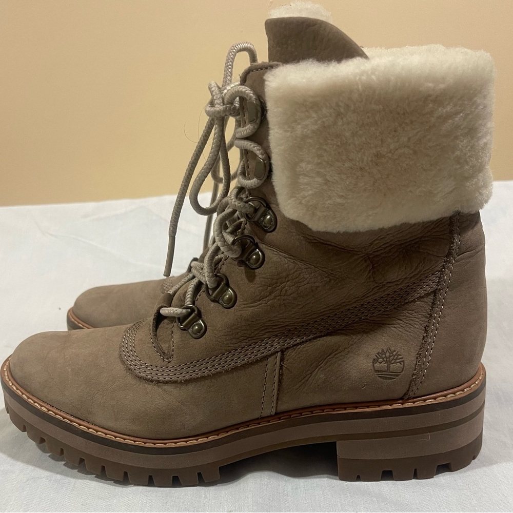 Timberland Women's  LIGHT Brown Lace Up Fur Boots - Picture 2 of 7